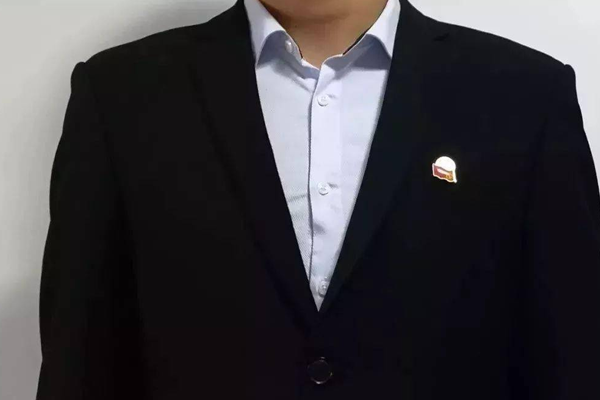 黨徽的正確佩戴方法