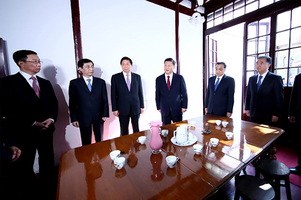 習(xí)近平：擔(dān)當(dāng)黨的崇高使命 矢志永遠(yuǎn)奮斗